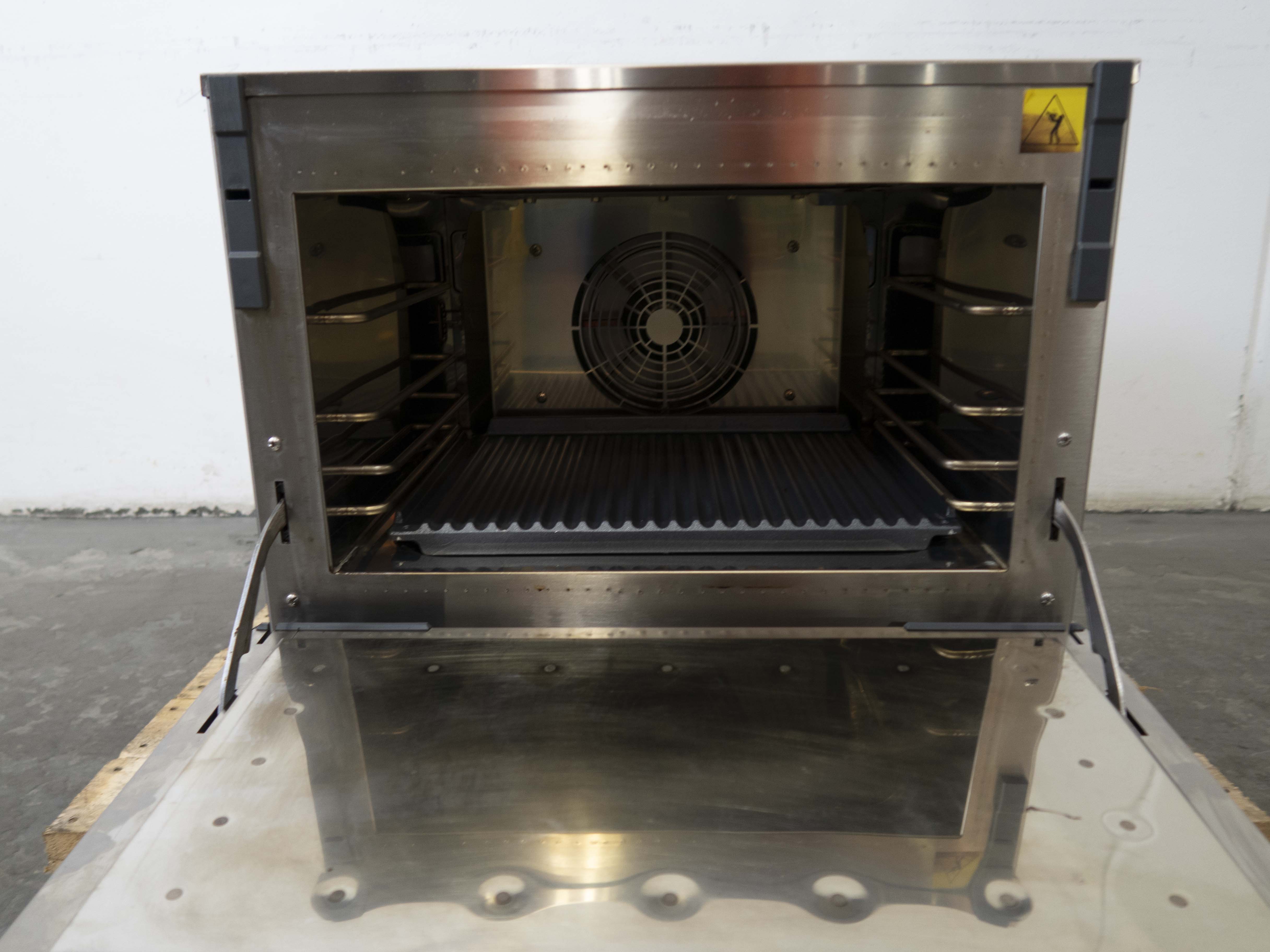 Unox XESW-03HS-EDDN Speed Oven