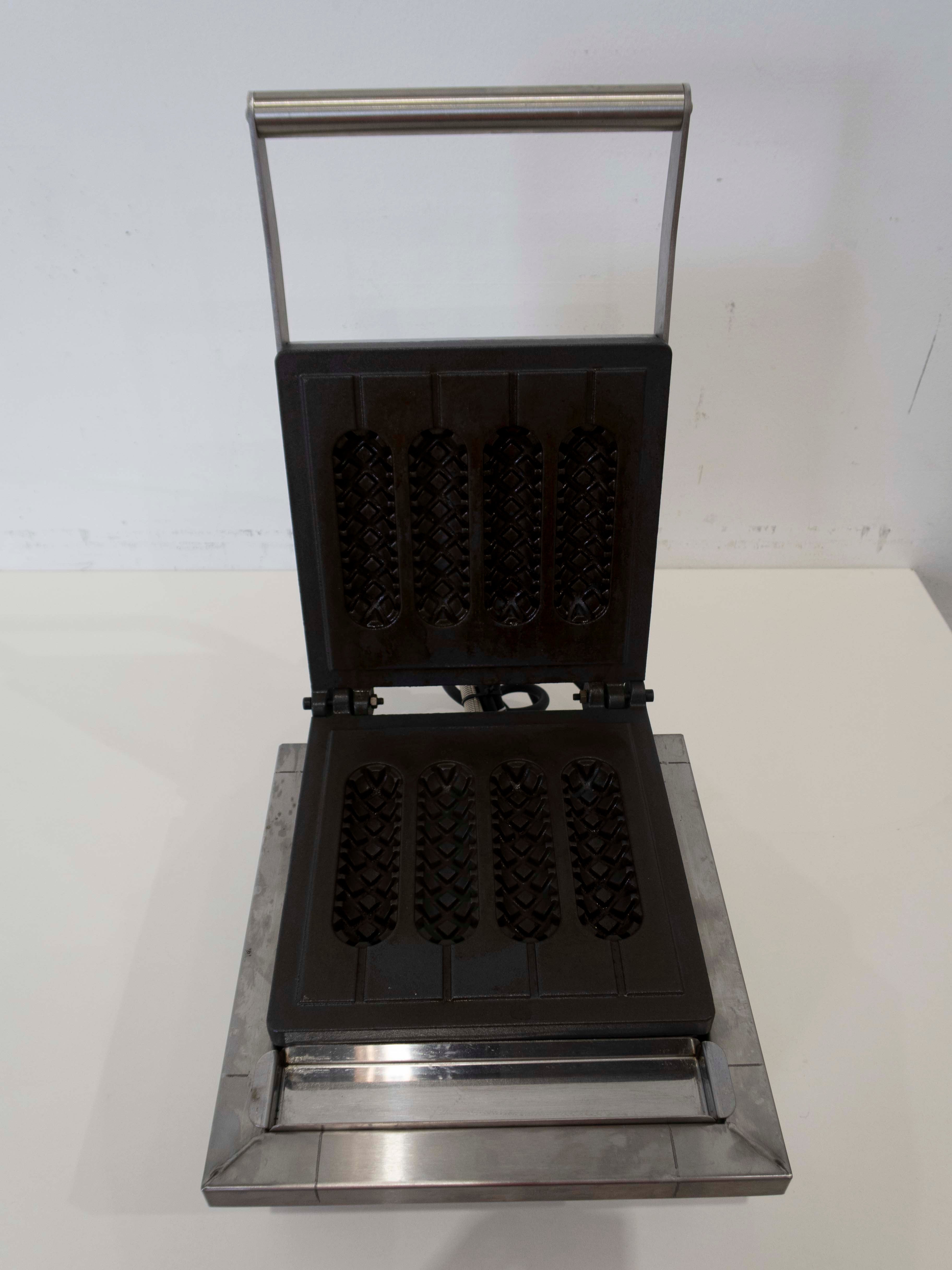 Thumbnail - Roller Grill GES 80 B Waffle Machine