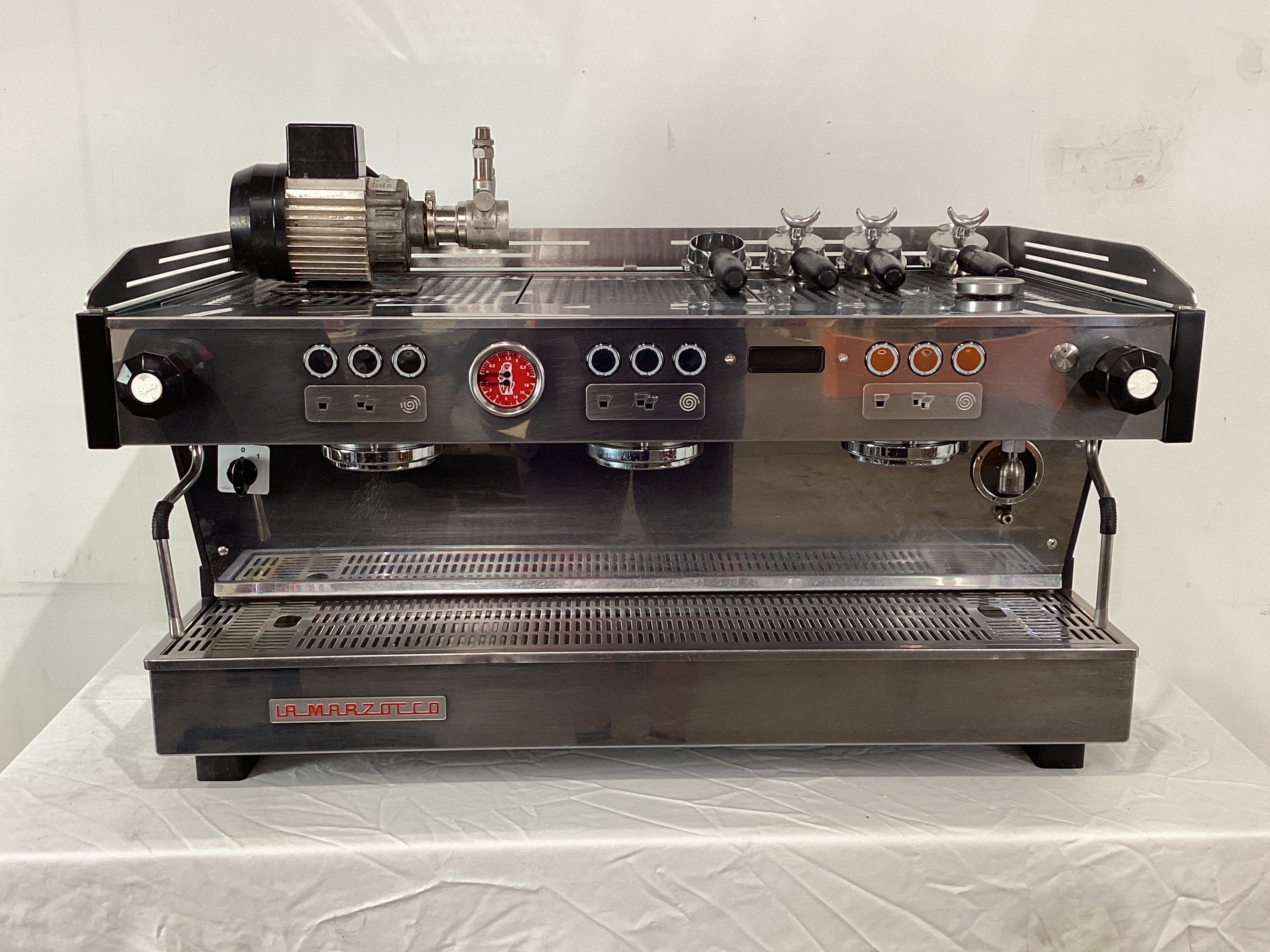 Thumbnail - La Marzocco Linea PB 3 AV 3 Group Coffee Machine