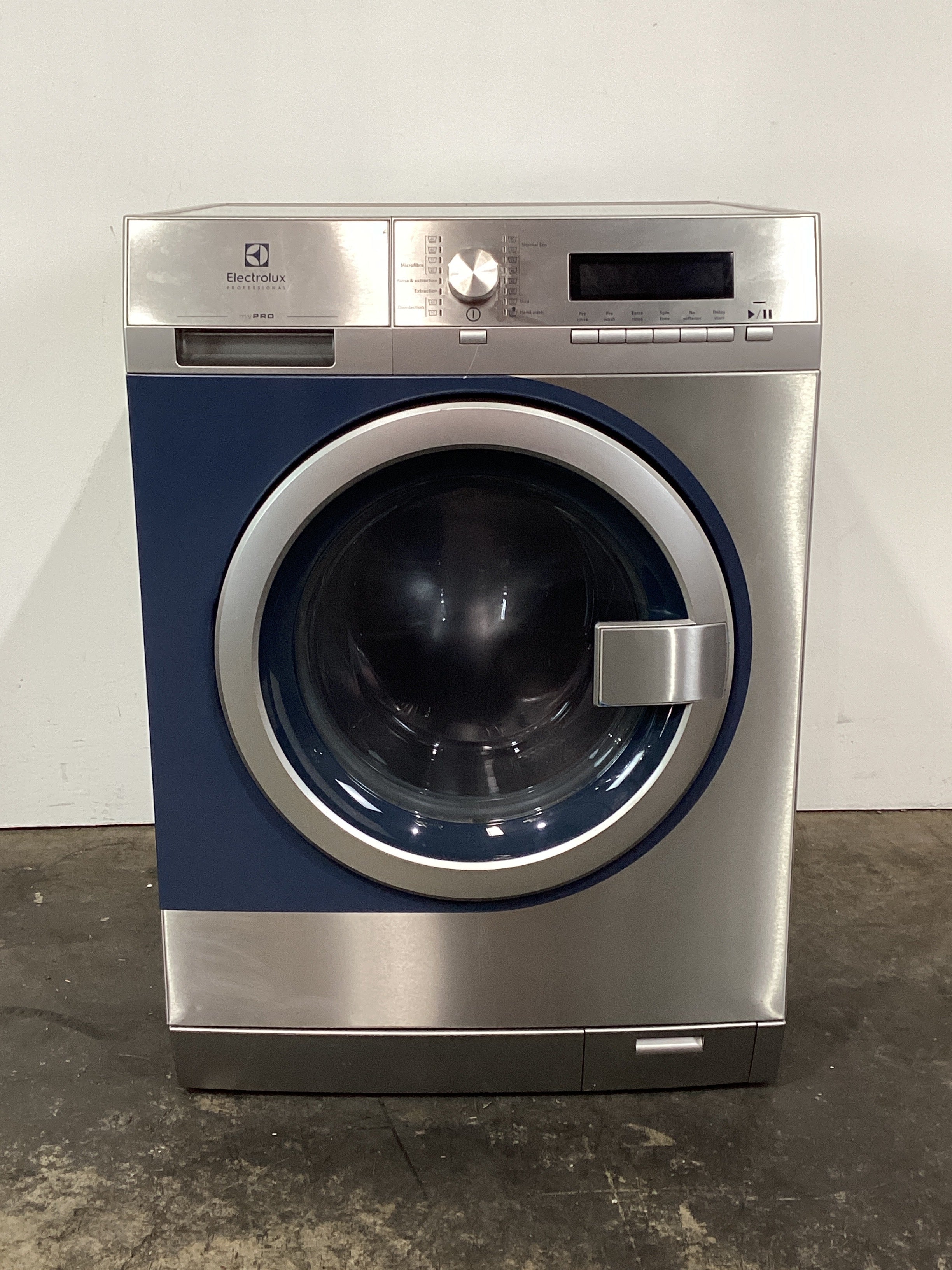 Thumbnail - Electrolux WE170P Washing Machine