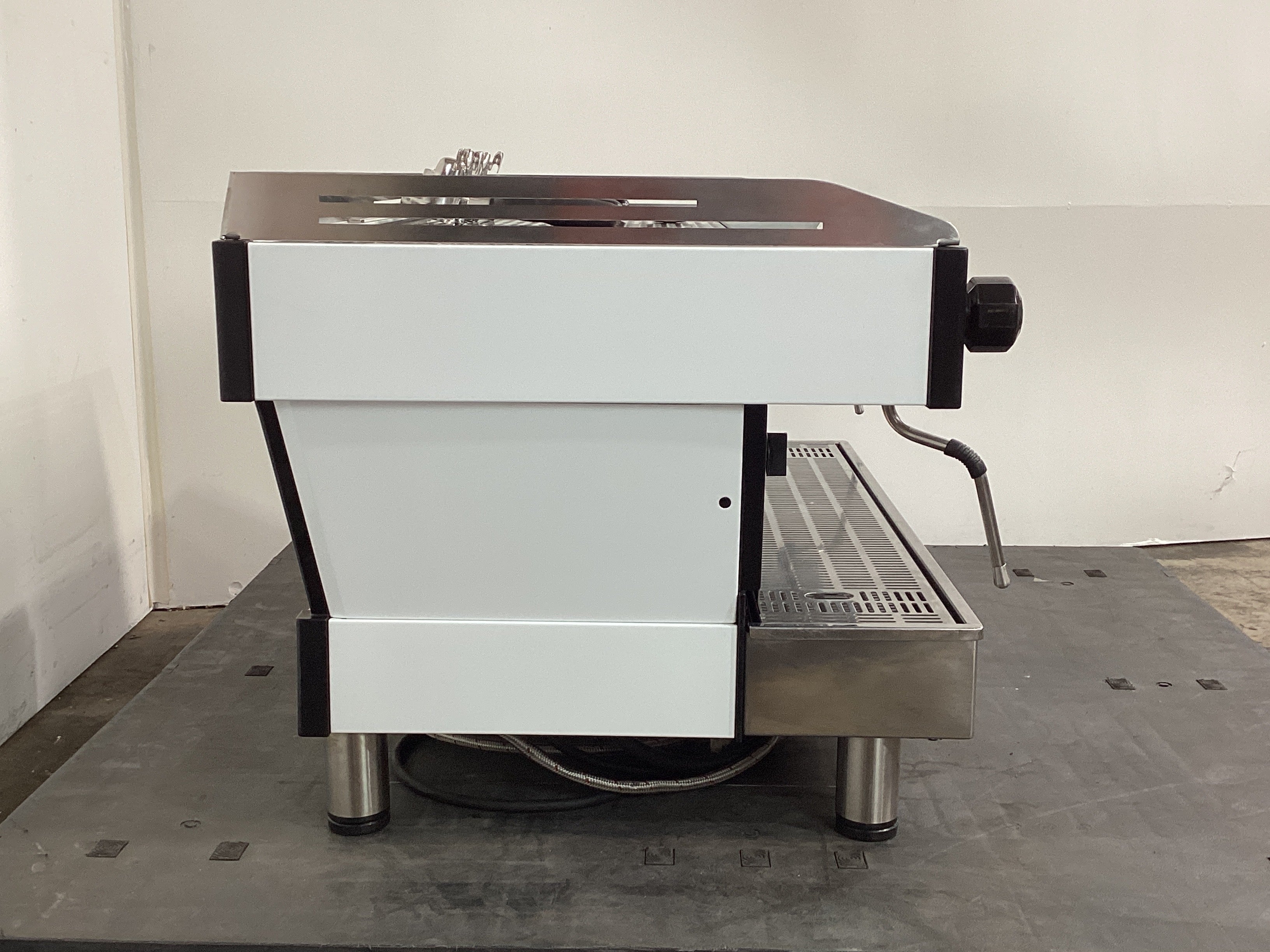 La Marzocco 3AV 3 Group Coffee Machine