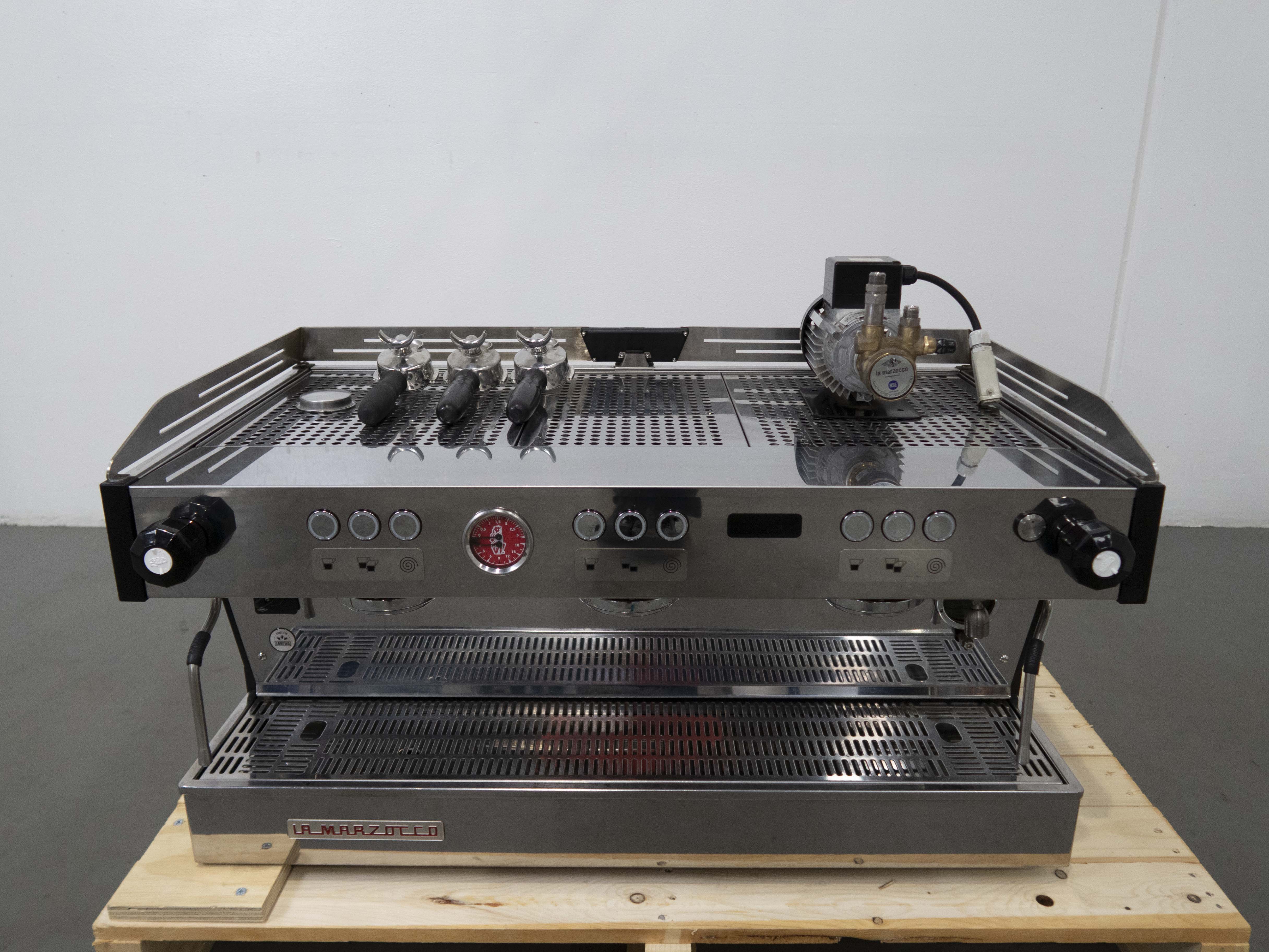 La Marzocco Linea PB 3AV 3 Group Coffee Machine