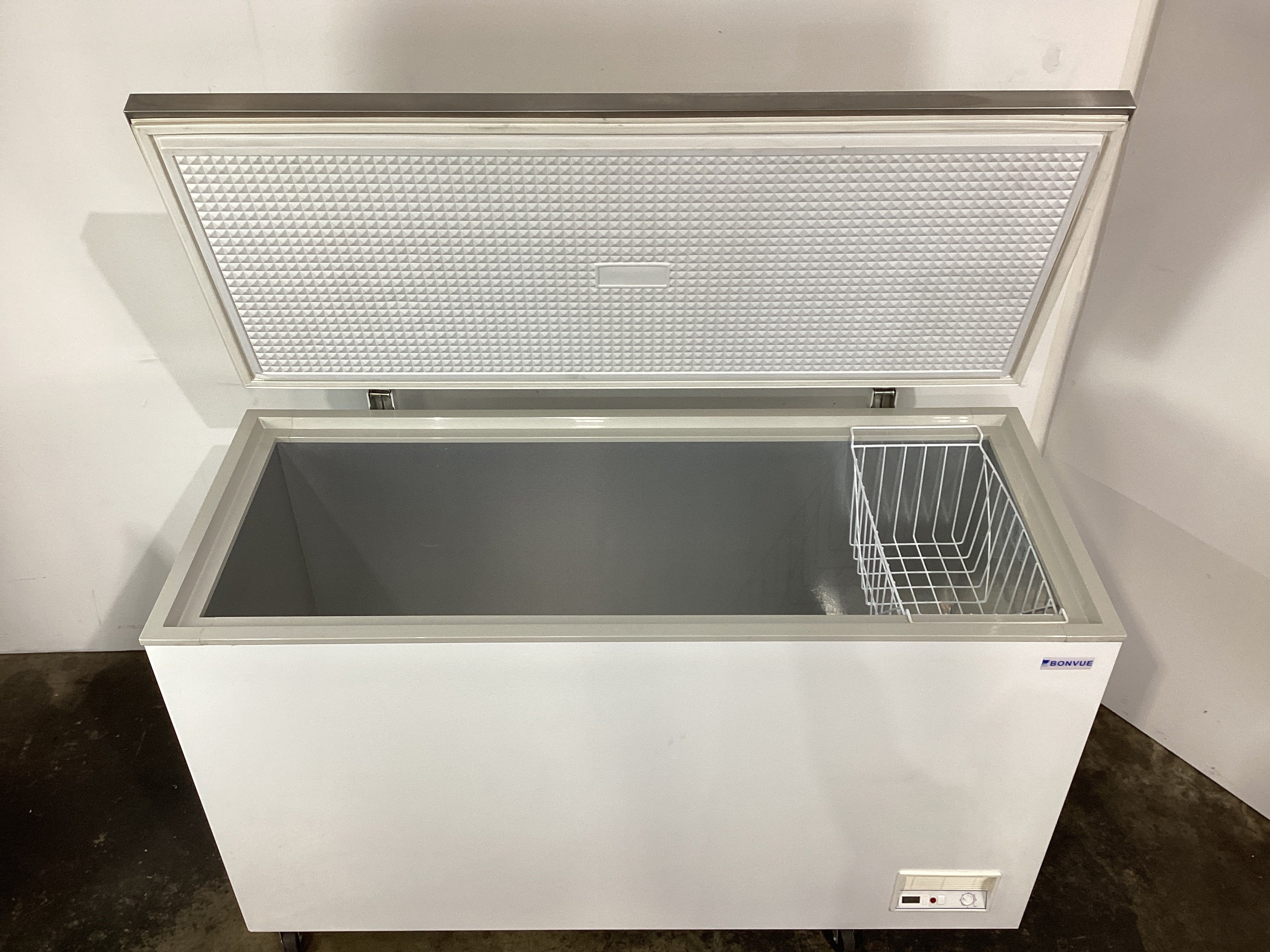 FED BD598F Chest Freezer