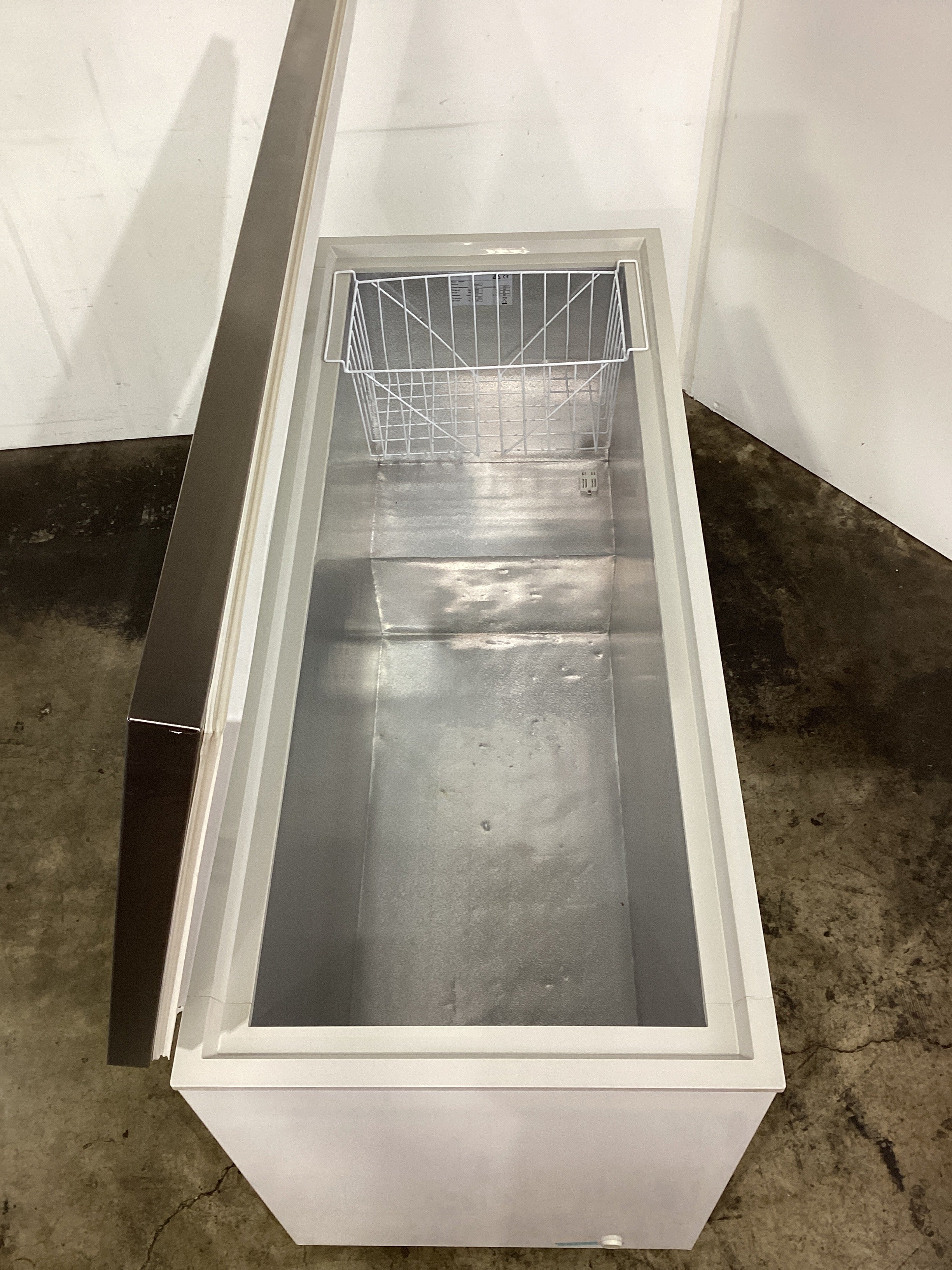 FED BD598F Chest Freezer