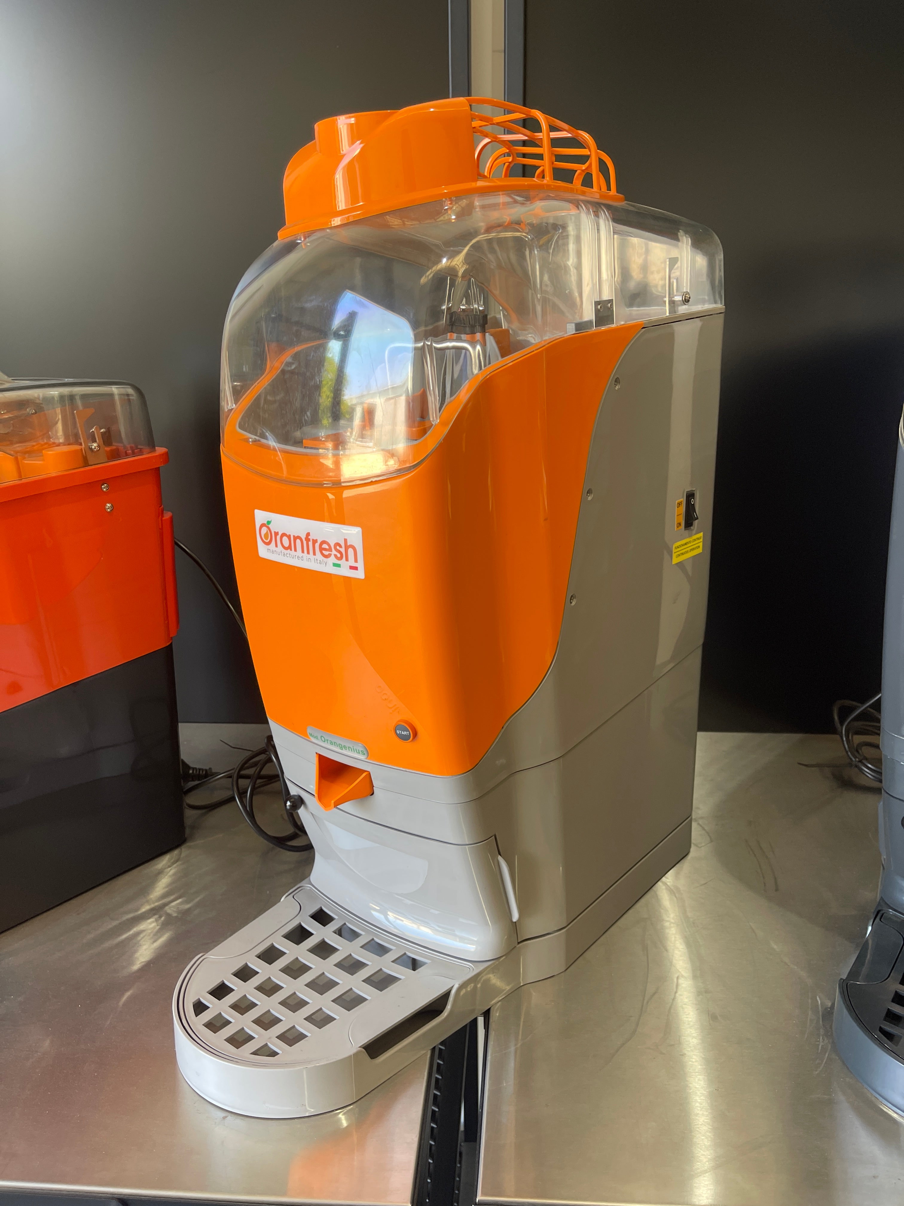 Oranfresh Orangenius OR-M5PL Automatic Juicer