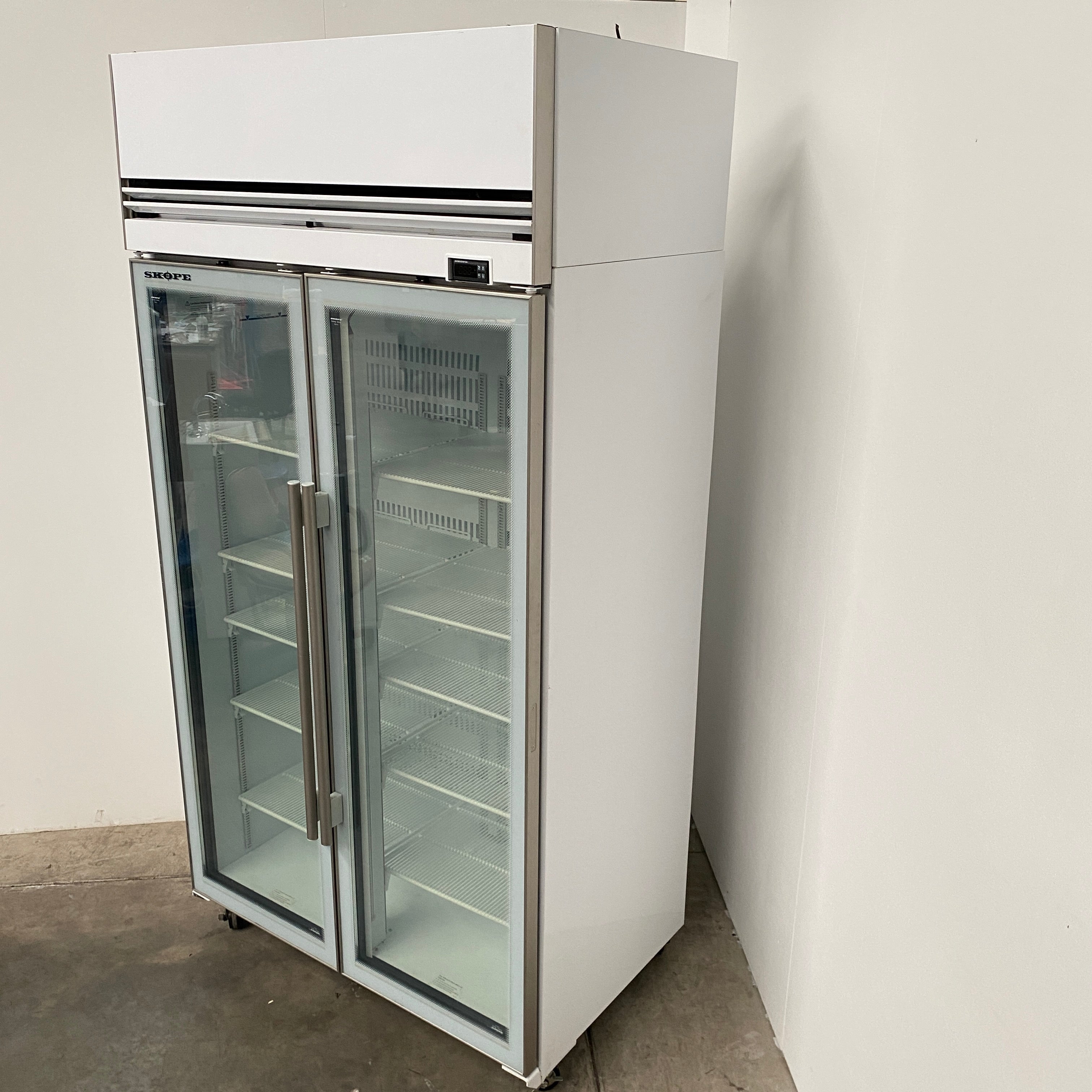 SKOPE VF1000X - Upright Freezer (3)