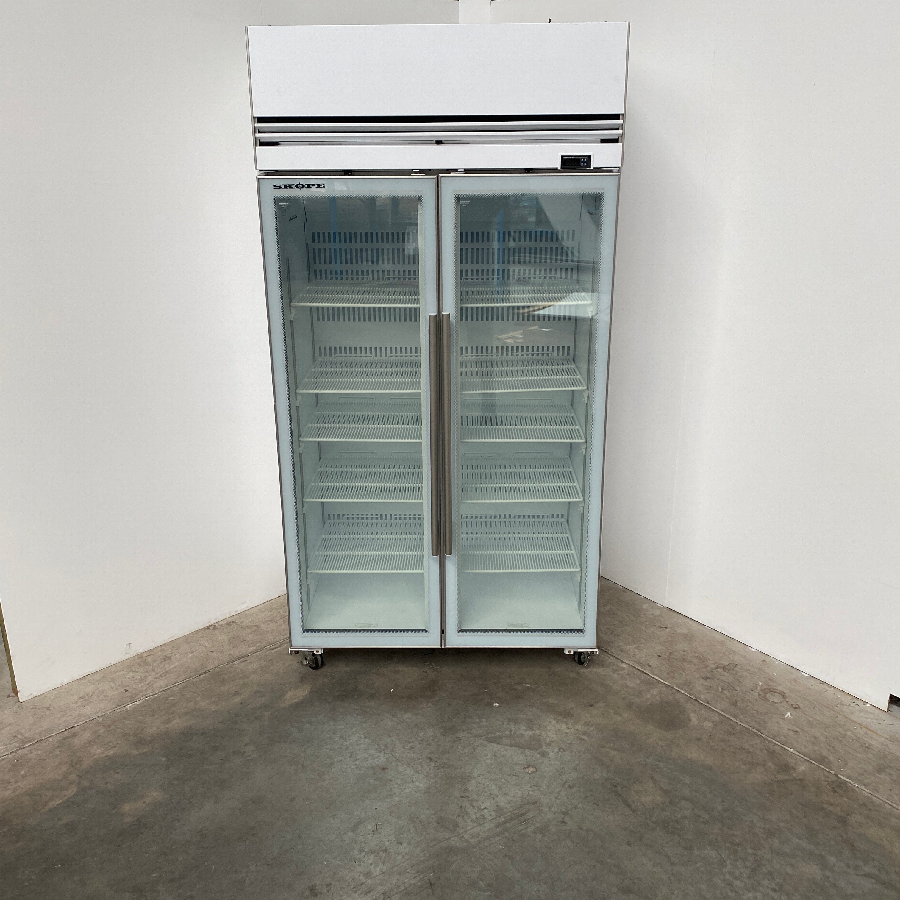 SKOPE VF1000X - Upright Freezer (4)